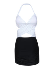 Snazzy Plugging Neck White One Piece Swimwear Criss-Cross Ruched