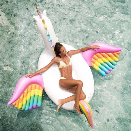 2018 New Inflatable Unicorn Giant Pool Floats 250cm Hot Rainbow Pegasus / Horse Water Float Swimming Fun Toy For Adult And Kids